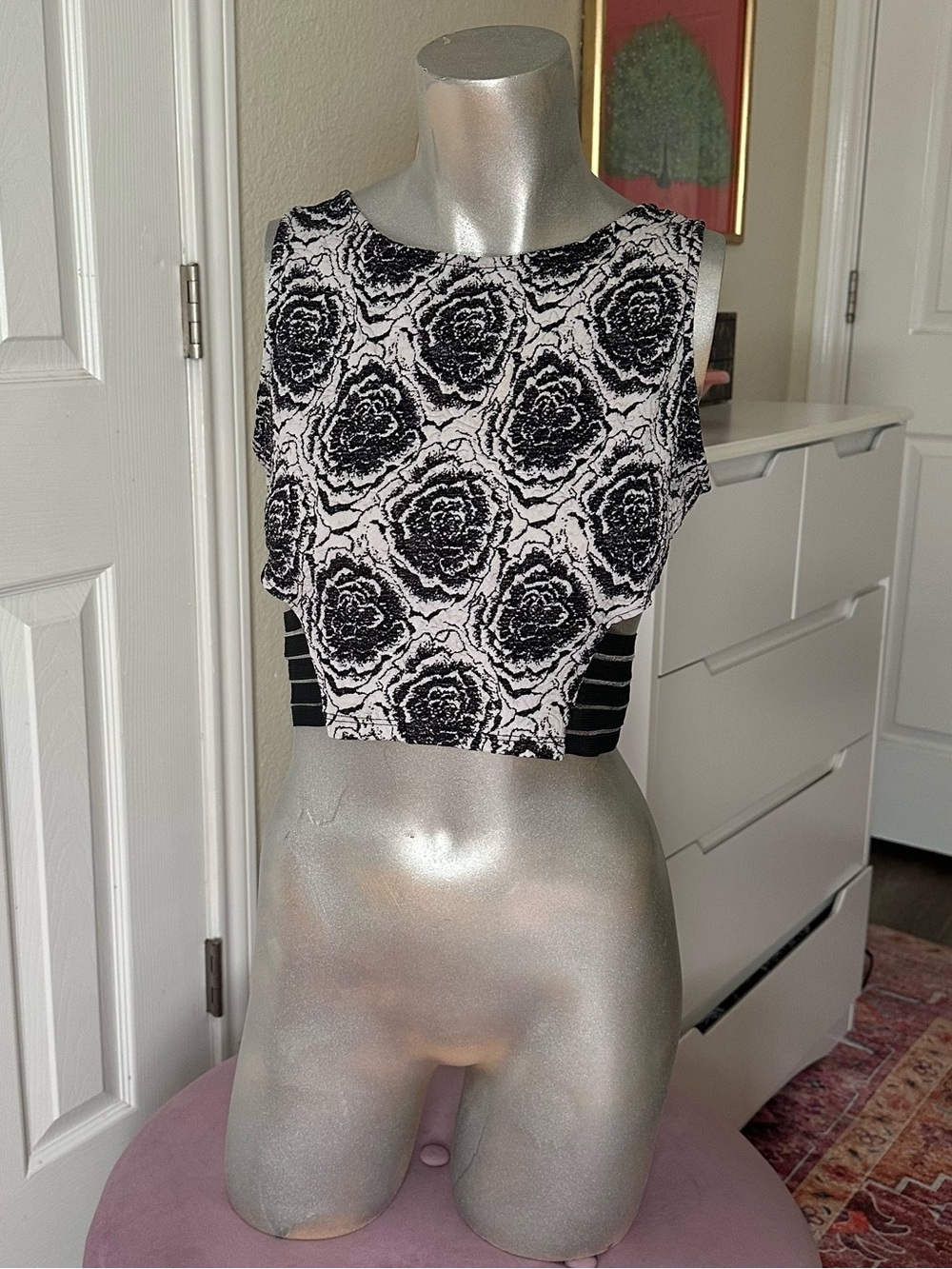Vintage Route Floral Rose Print Side Cutout Crop Top